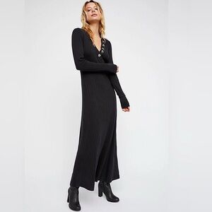 FP Beach Women's V-Neck Long Sleeve Ribbed Fitted Maxi Dress. Black. Medium